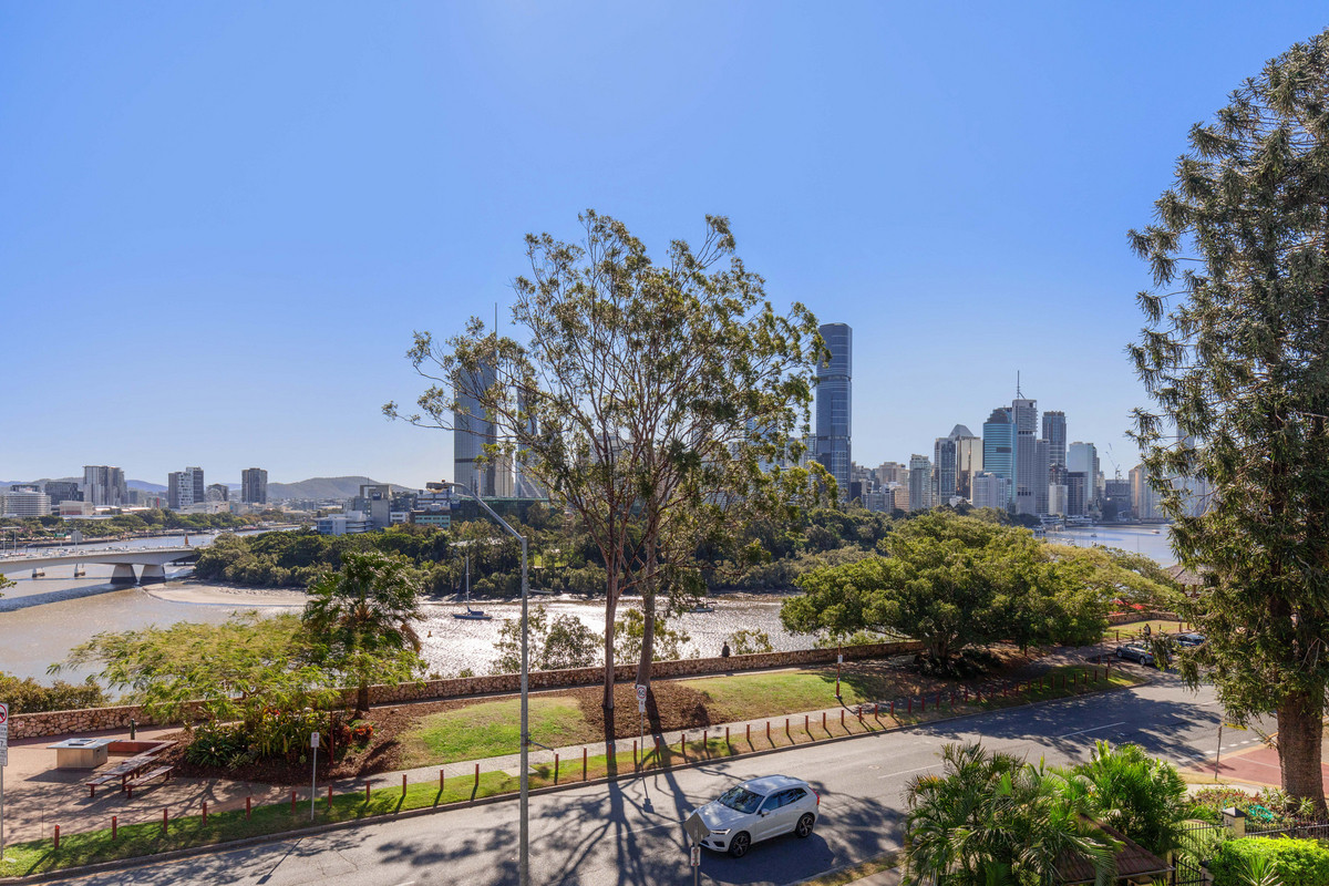 40 236 River Terrace Kangaroo Point Qld 4169 - Hugo Alexander Property 